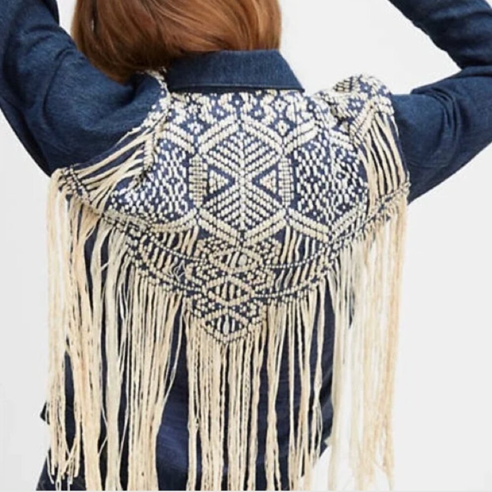NWT | Levis Womens French Fringe Trucker Jean Jacket
